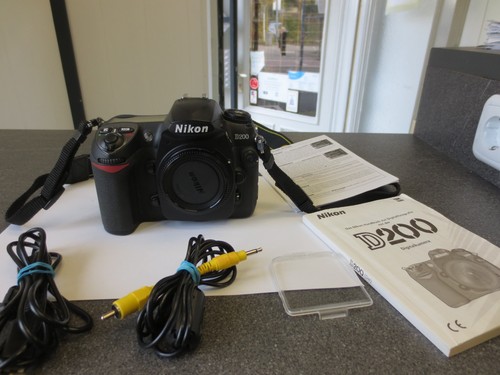Nikon d200 dslr body digital - nikon,