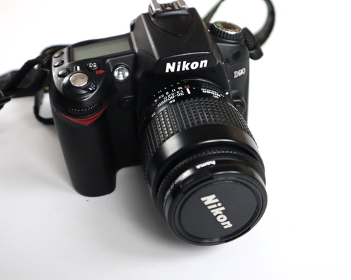Nikon d90 kit dslr - nikon,